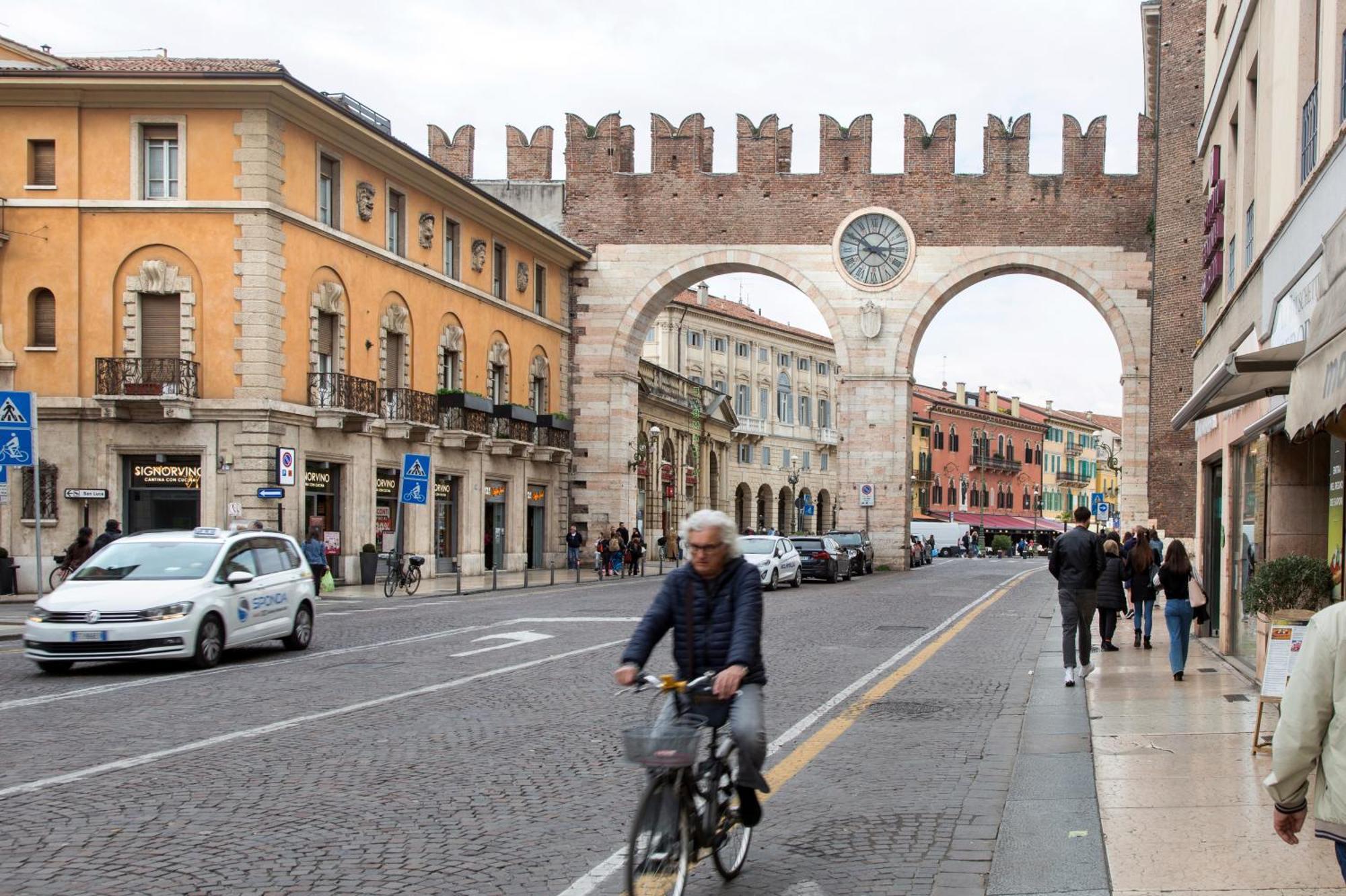 Verona Apt.65 Luaran gambar